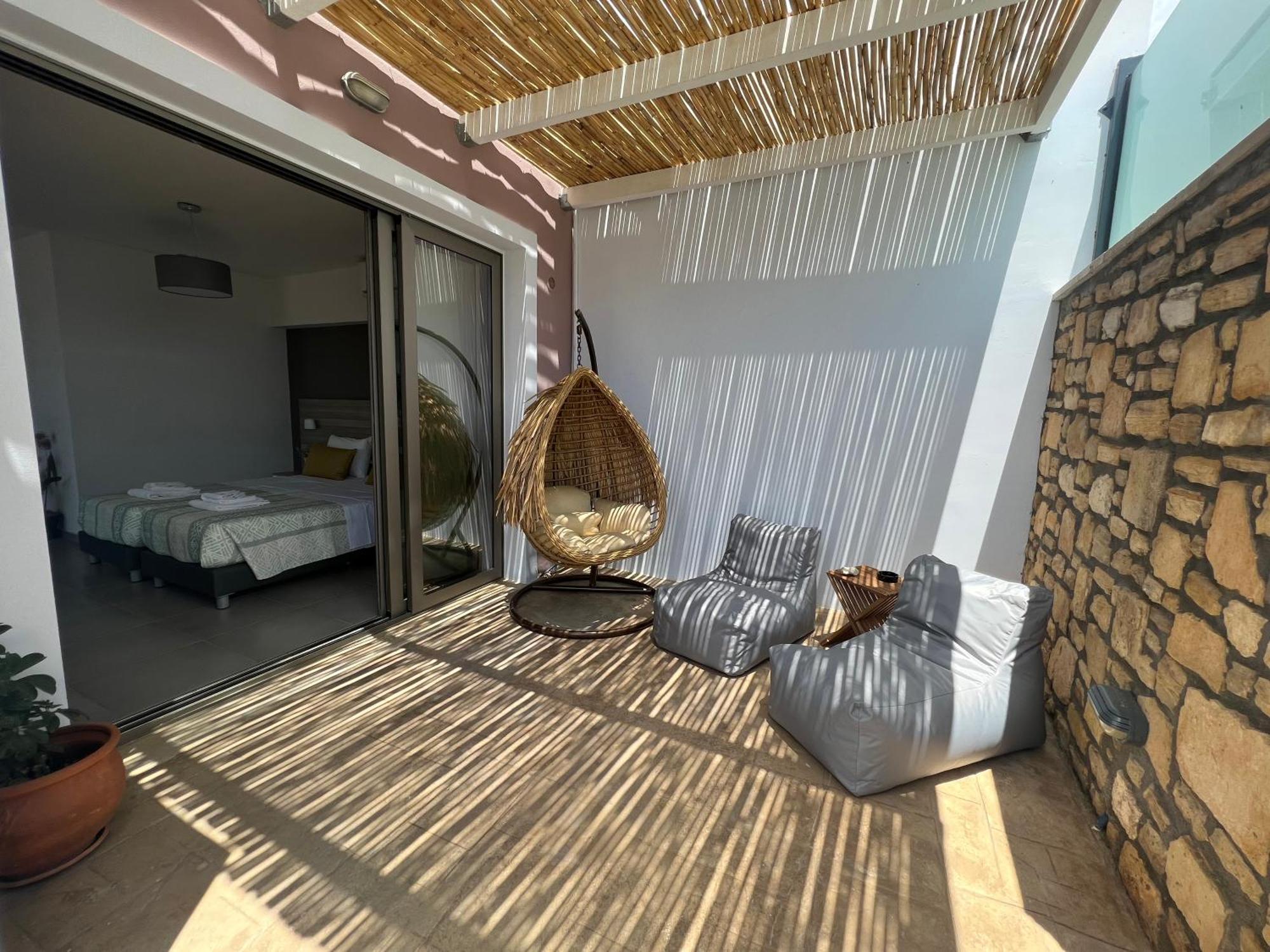 Sea View Luxury Apartments Плакиас Экстерьер фото