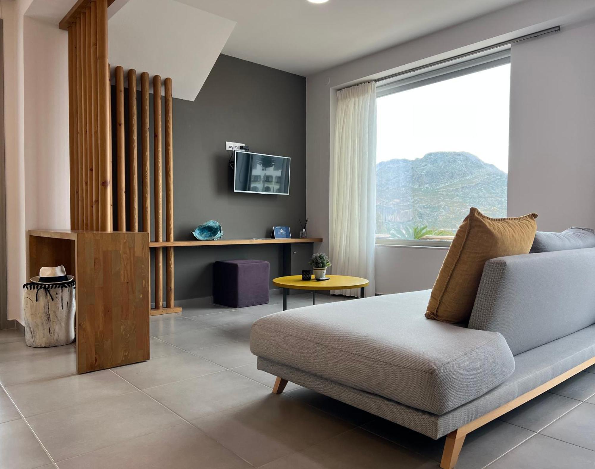 Sea View Luxury Apartments Плакиас Экстерьер фото